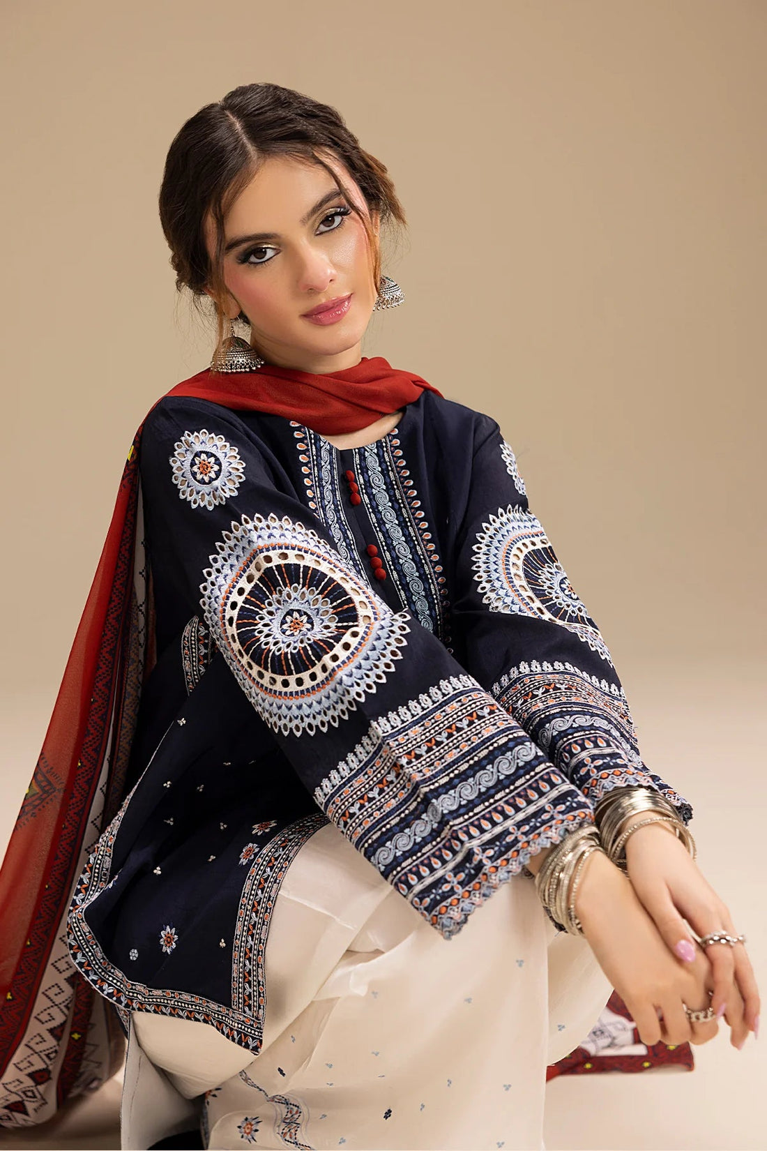 Zaloque Rangrez 3 Piece Unstitched Embroidered Lawn Suit