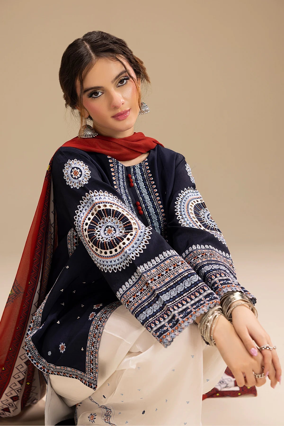Zaloque Rangrez 3 Piece Unstitched Embroidered Lawn Suit