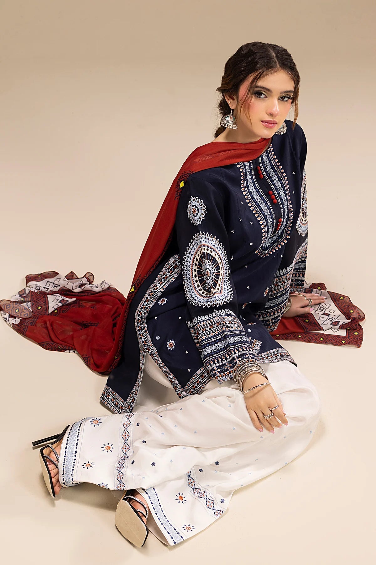 Zaloque Rangrez 3 Piece Unstitched Embroidered Lawn Suit