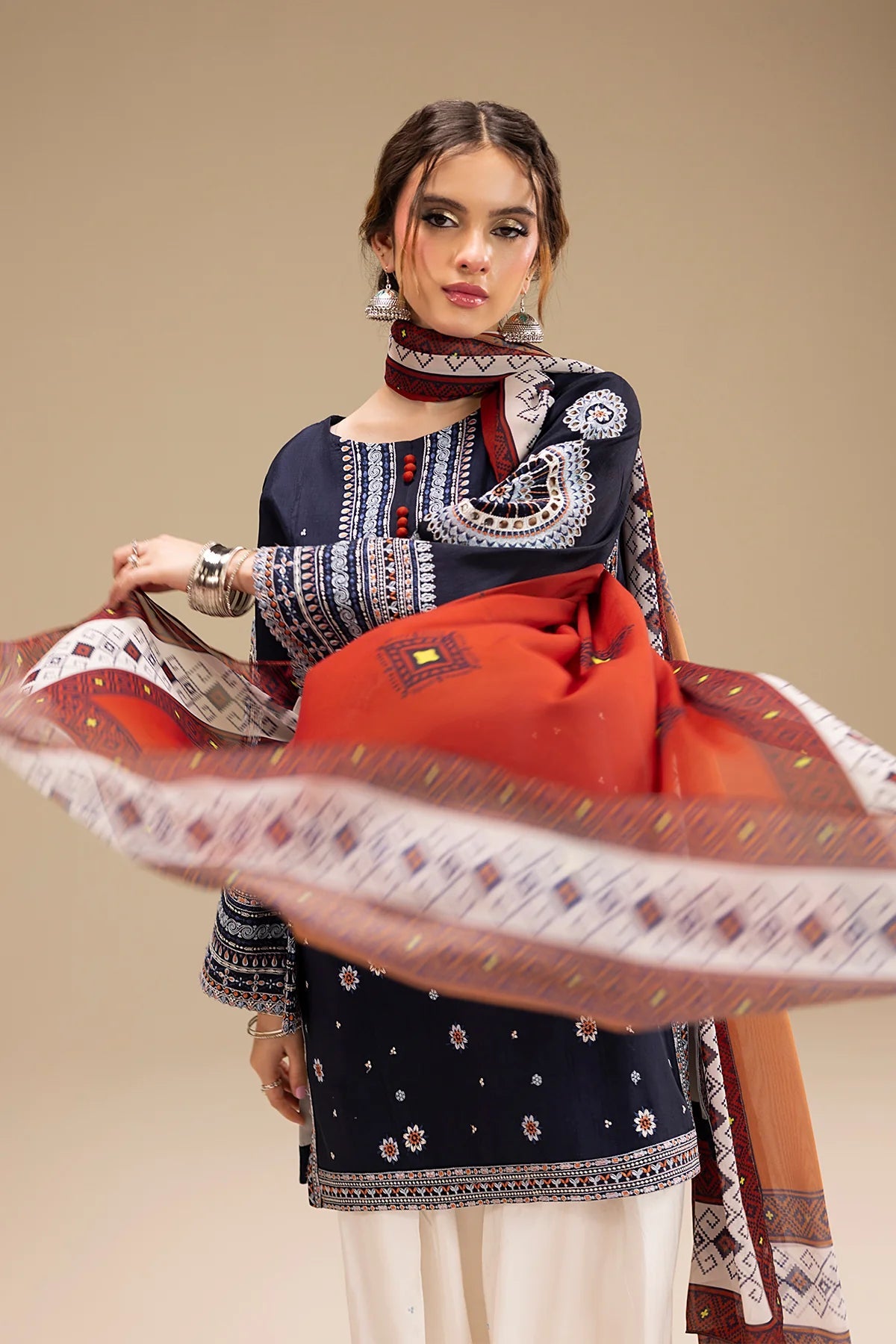 Zaloque Rangrez 3 Piece Unstitched Embroidered Lawn Suit