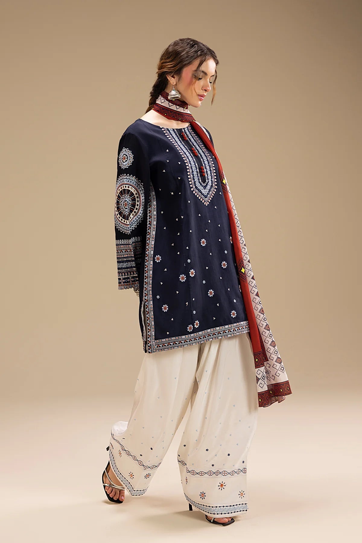 Zaloque Rangrez 3 Piece Unstitched Embroidered Lawn Suit