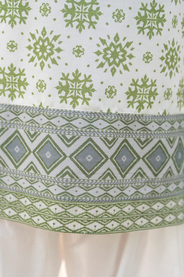 Premium Printed Lawn 3-Piece Suit with Embroidered Neckline