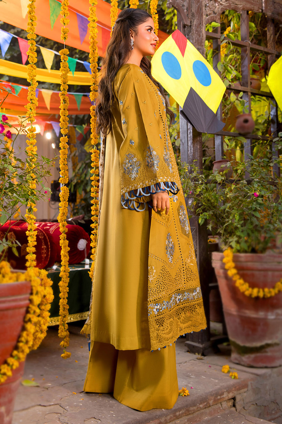 Arabella 3PC Embroidered Lawn Unstitched Suit