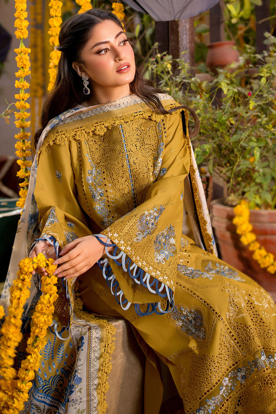 Arabella 3PC Embroidered Lawn Unstitched Suit