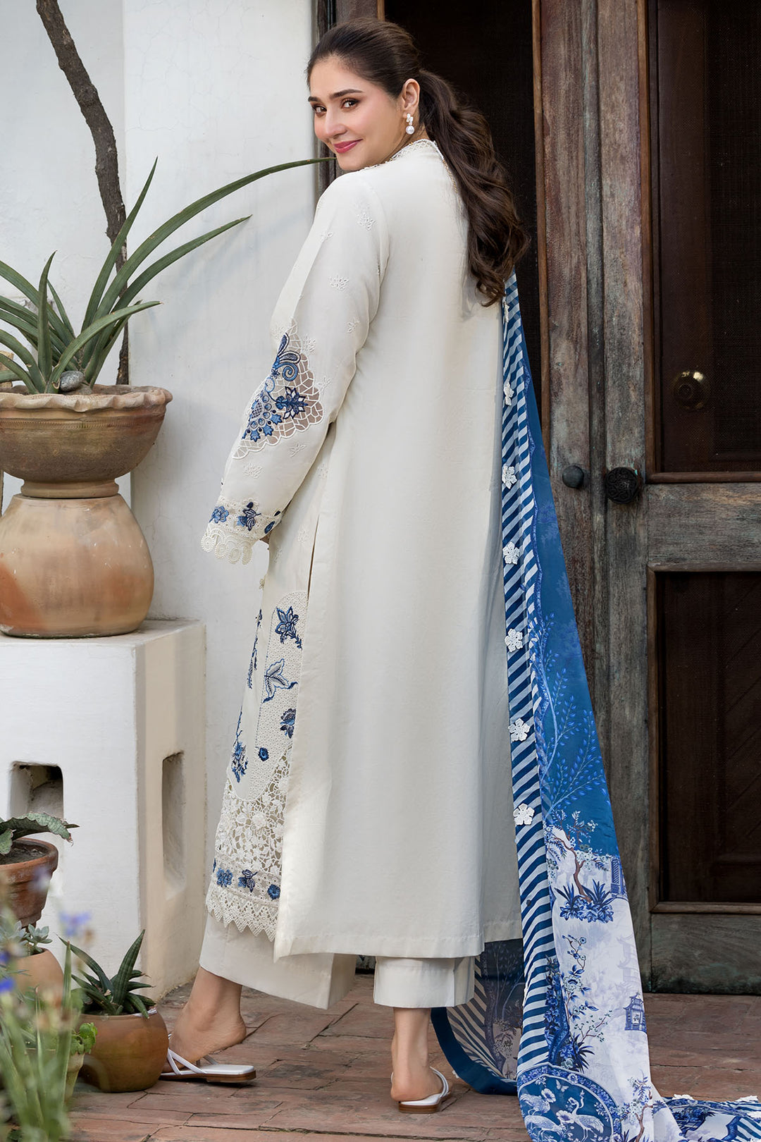 Ligria 3PC Embroidered Lawn Unstitched Suit