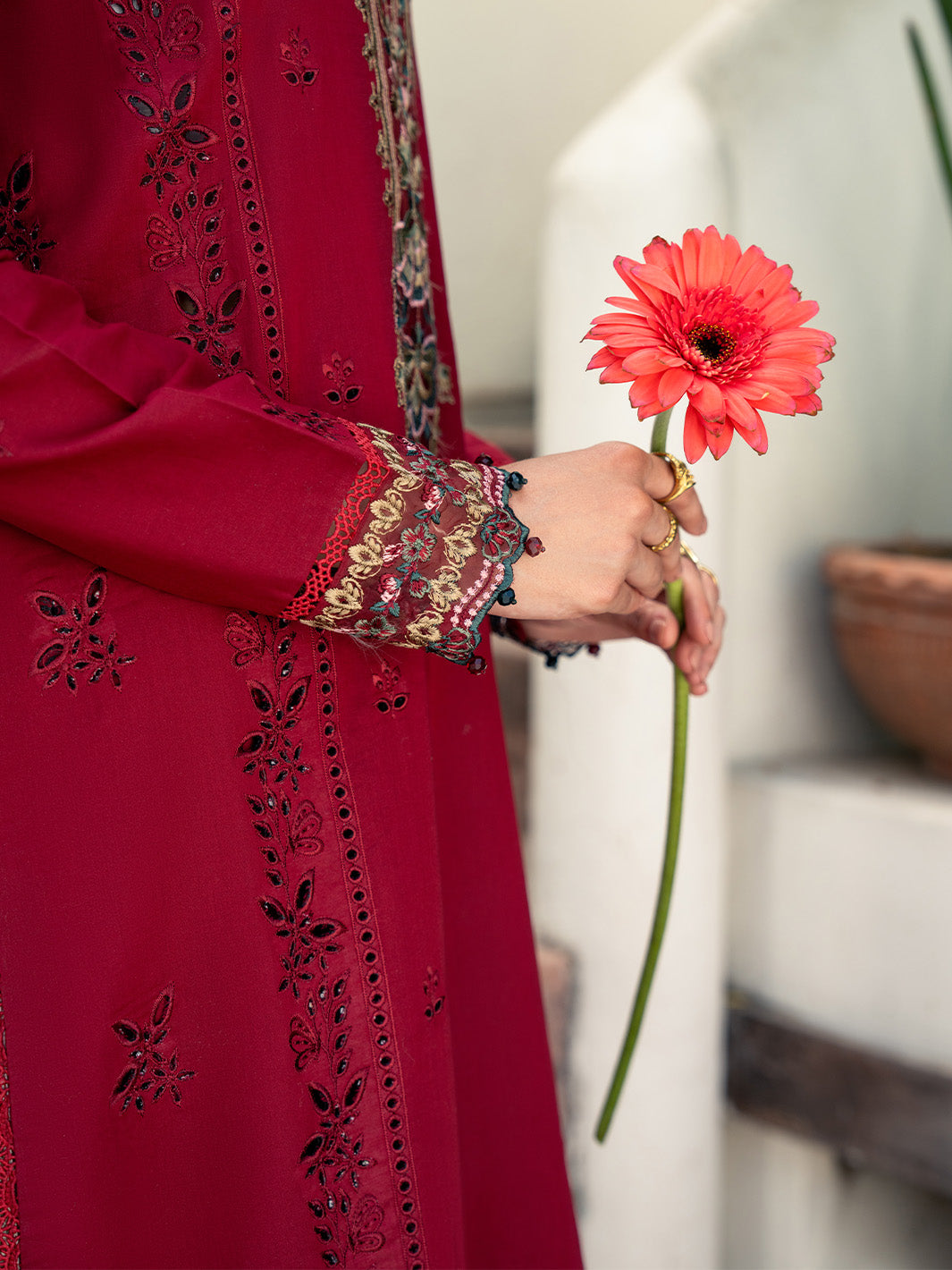 Mahrosh 3PC Embroidered Lawn Unstitched Suit with Silk Dupatta