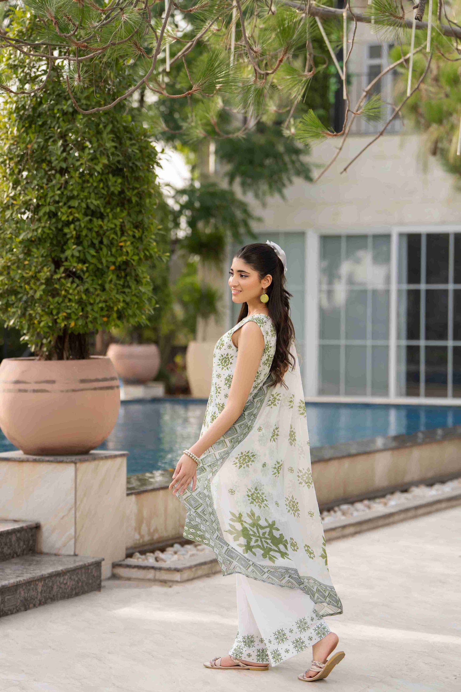 Premium Printed Lawn 3-Piece Suit with Embroidered Neckline